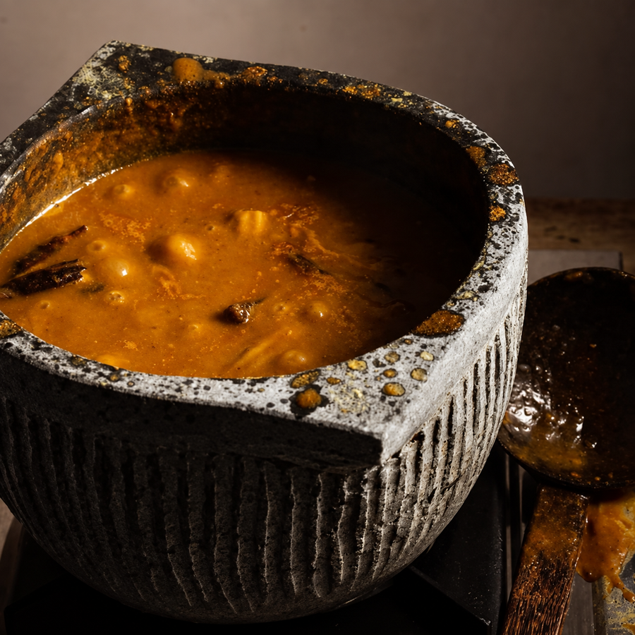 Hand Seasoned Soapstone Kalchatti – Traditional Stone Cookpot